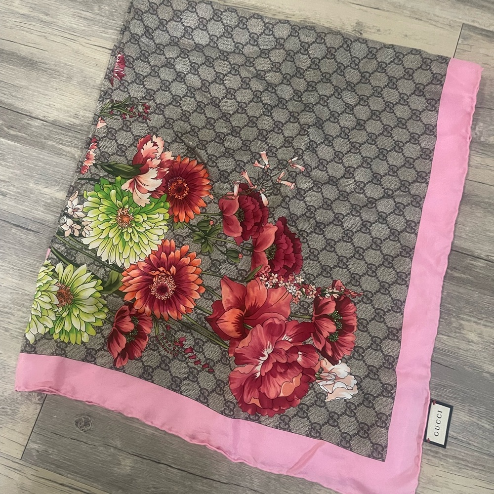 Women’s Gucci Scarf - AUTHENTIC